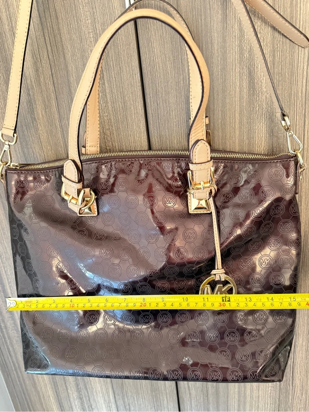 Michael Kors Jet Set Tote Satchel Bag Mono Patent Signature Logo Coffee